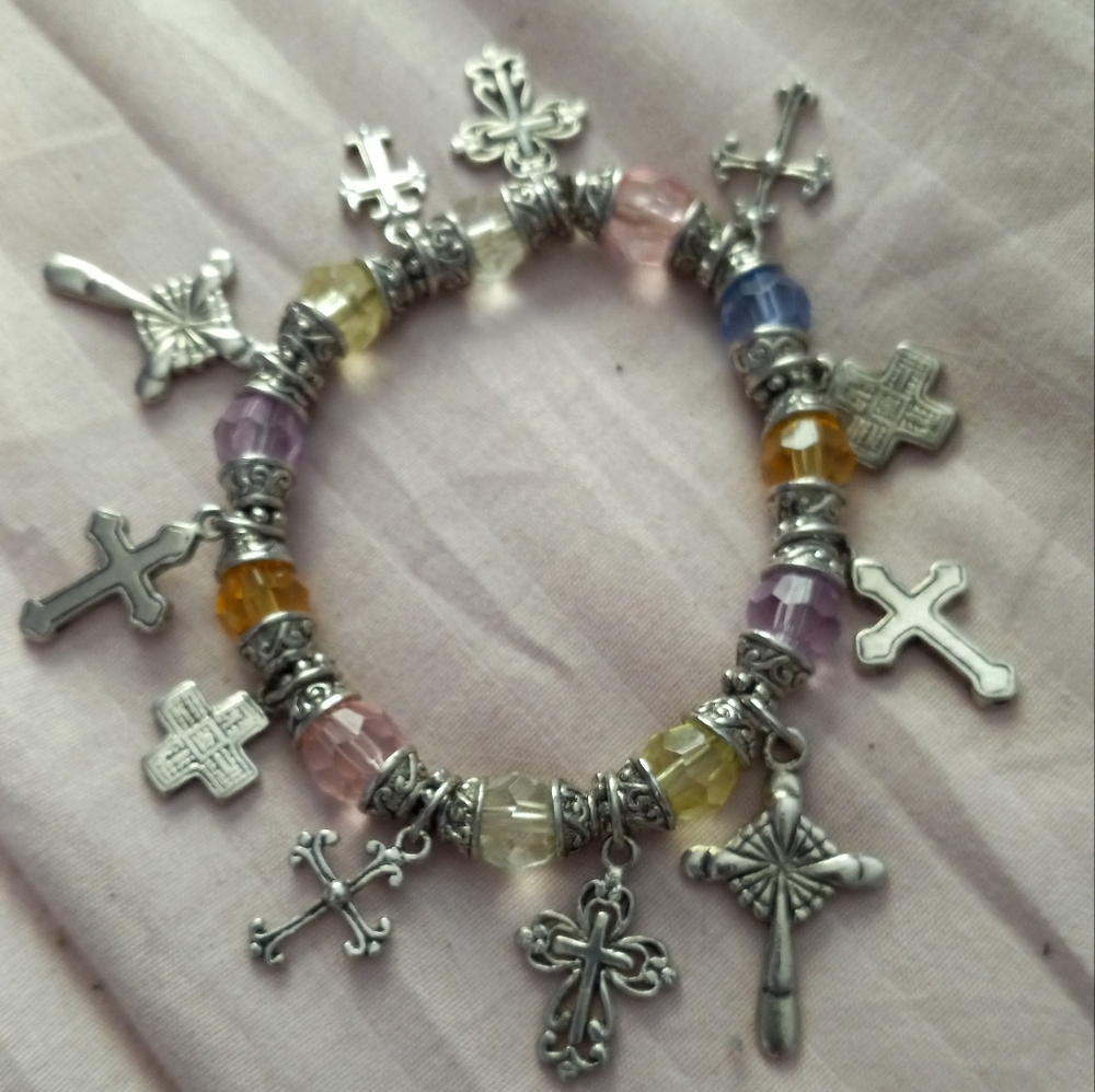 Vintage Handmade 11 Cross Beaded Bracelet